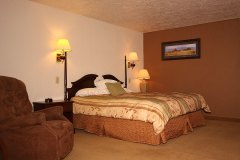 King Bed Room at Clover Creek Inn